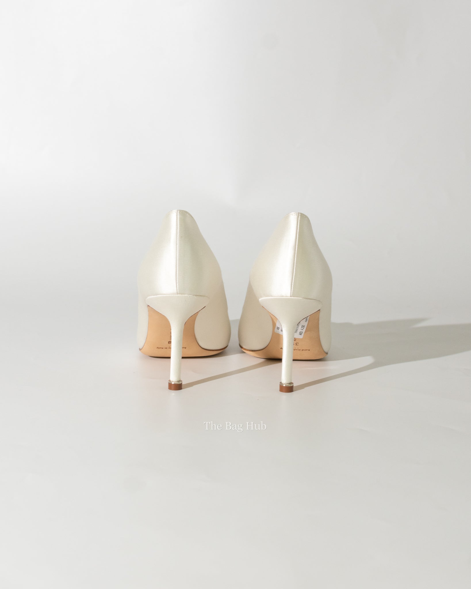 Manolo Blahnik Ivory Satin Hangisi Pumps 70mm Size 39-5