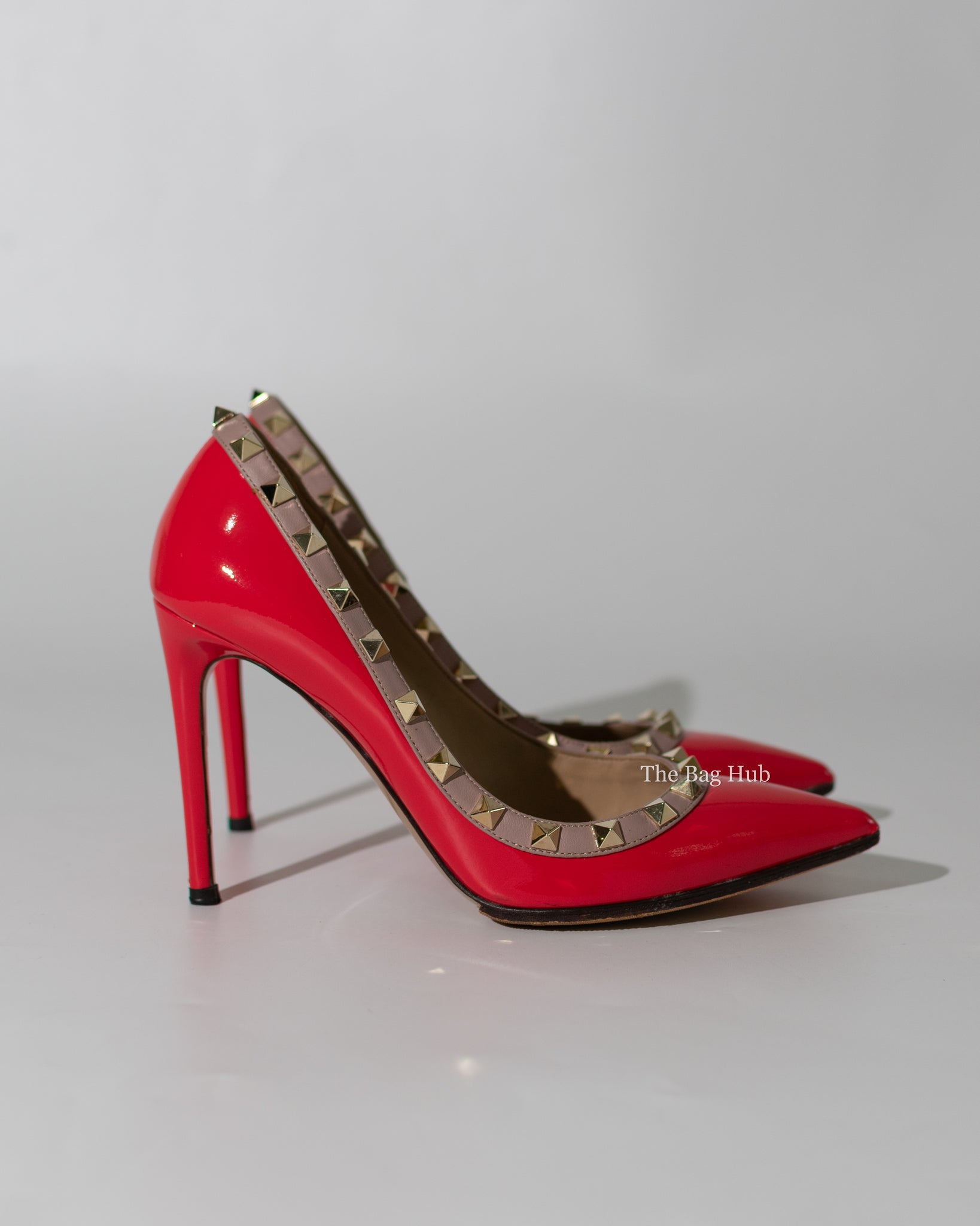 Valentino Garavani Red/Orange Patent Rockstud Heels Size 35.5-4