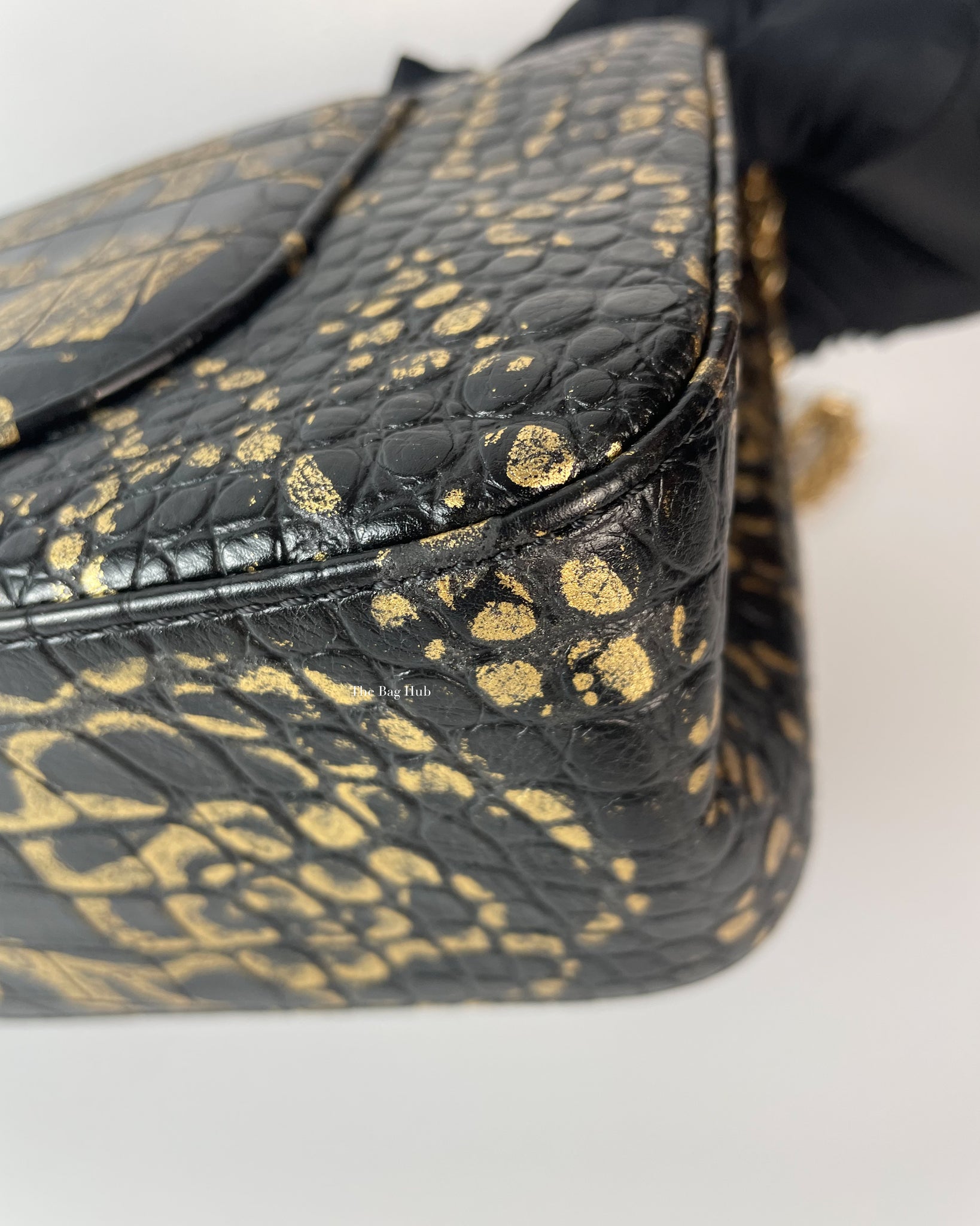 Chanel Black/Gold Graffiti Crocodile Embossed Reissue 2.55 226 Flap Bag-20