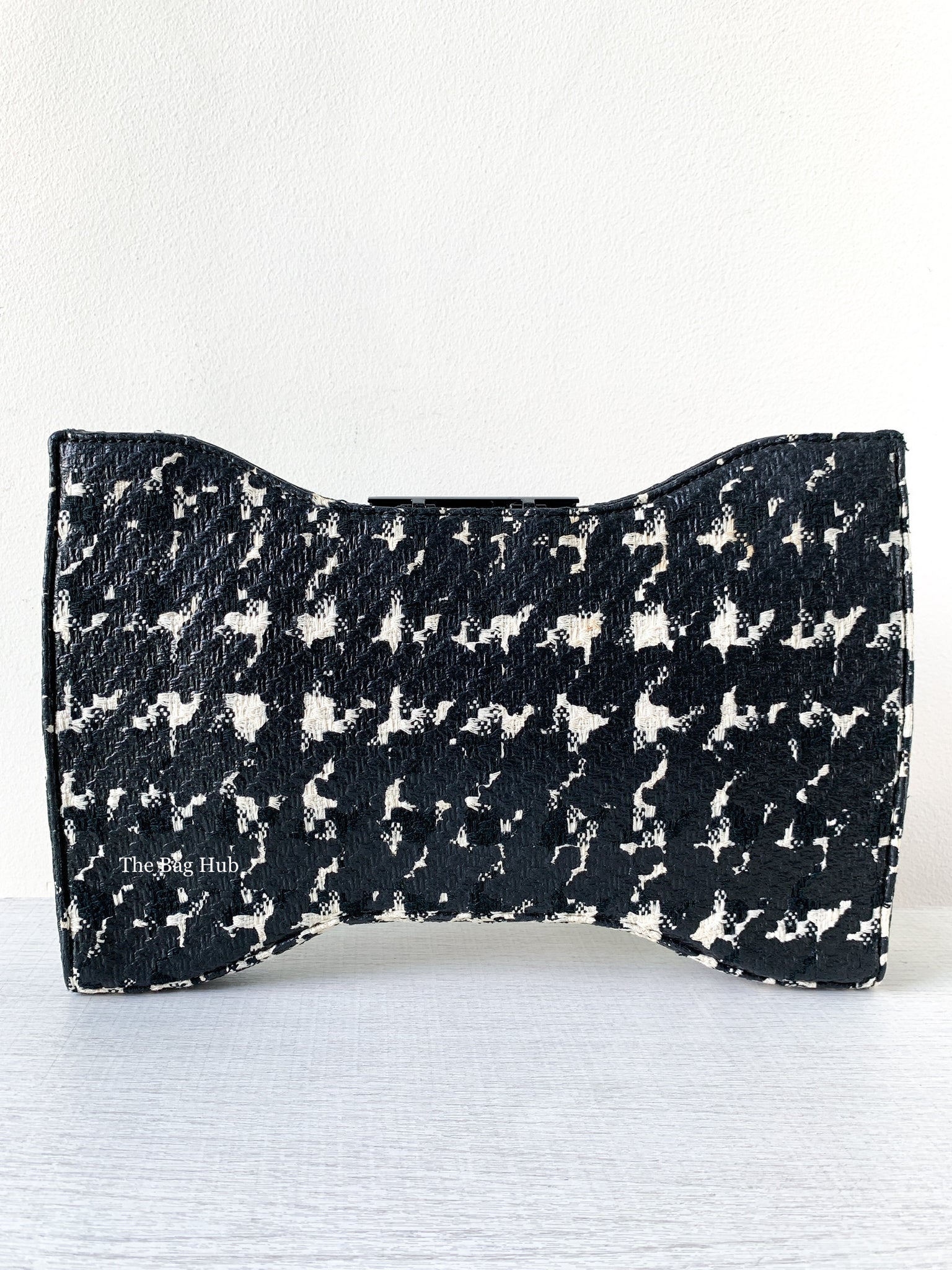 Alexander Mcqueen Black/White Squeeze It Clutch Bag-3