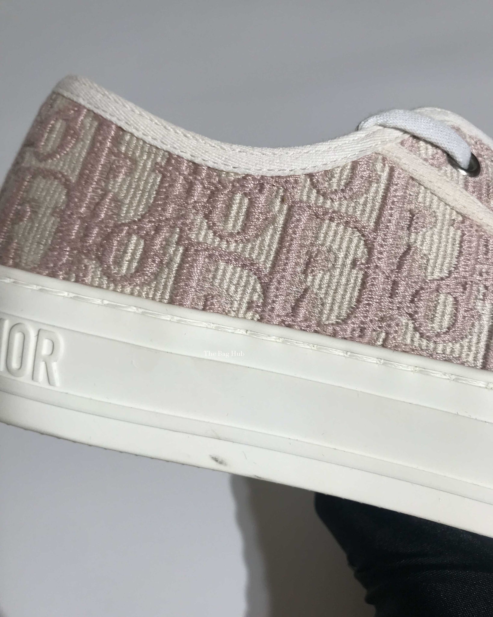 Dior 21U Powder Nude Oblique Embroidered Walk N' Dior Sneakers Size 36.5